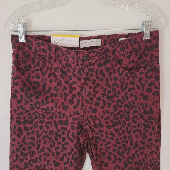 NWT Social Standards Ankle Skinny Sketchy Cheetah Red Pants Size 8 - Picture 4 of 14